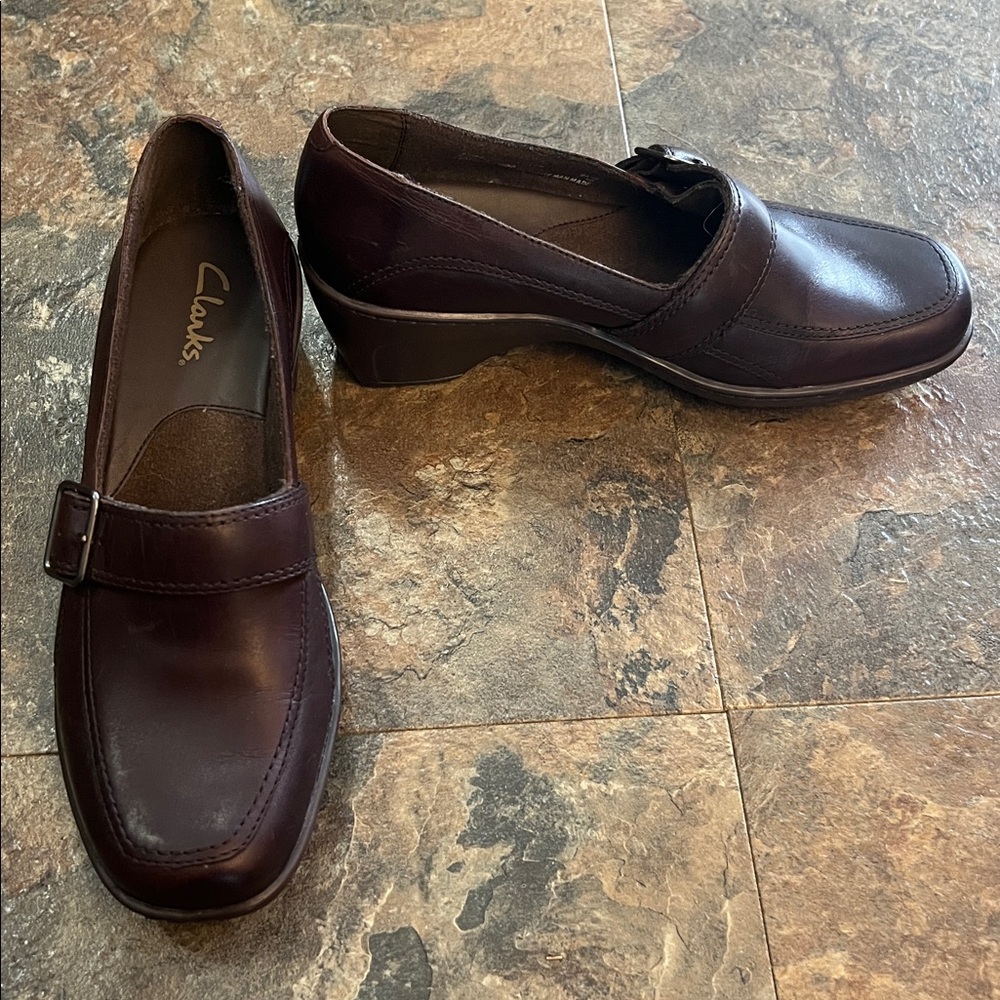 Clarks Women’s Brown Leather Loafers